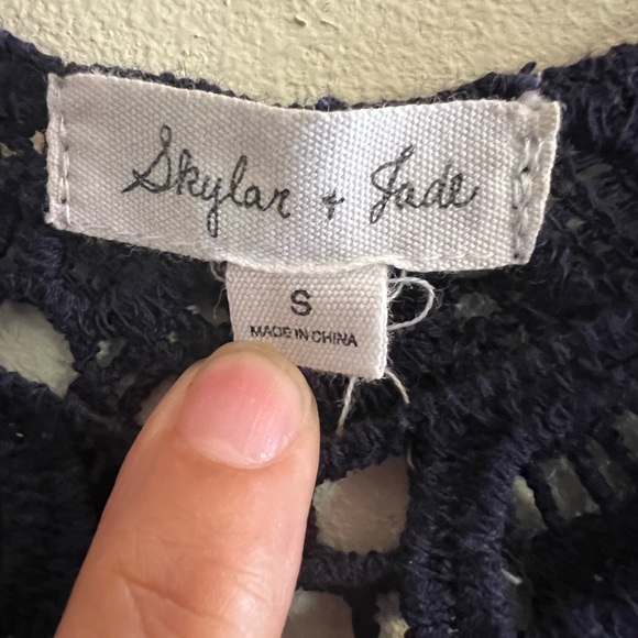 Skylar & Jade Dark Blue Top Size Small - Picture 5 of 7